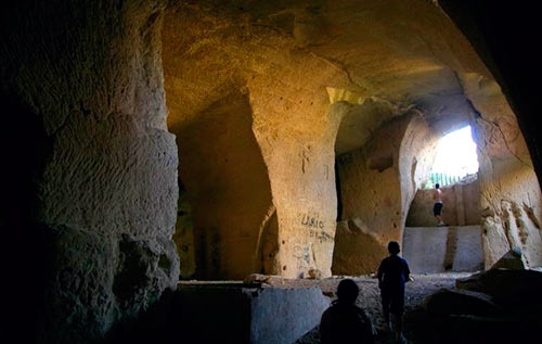 la-cueva-cantera-de-la-luz-divina-puertosantamaria