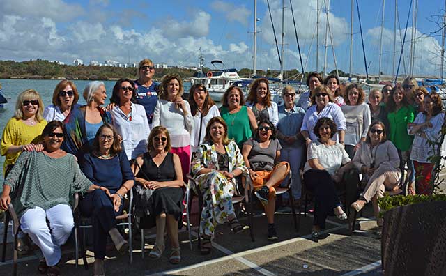 3.667. Reencuentro de ex alumnas de las Carmelitas. Promoción 1974